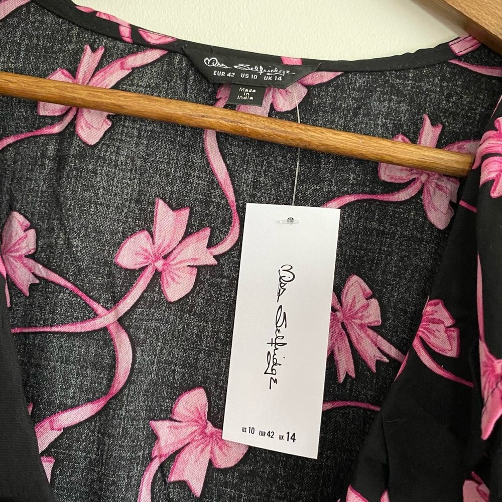 Miss Selfridge Black Dress with Pink Bow Pattern - Picture 5 of 6